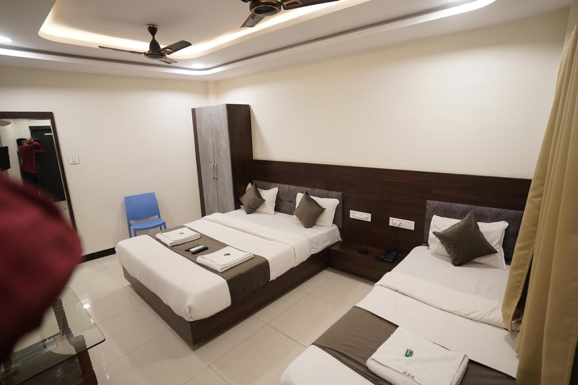 Hotel Dev Kripa Ujjain Extérieur photo