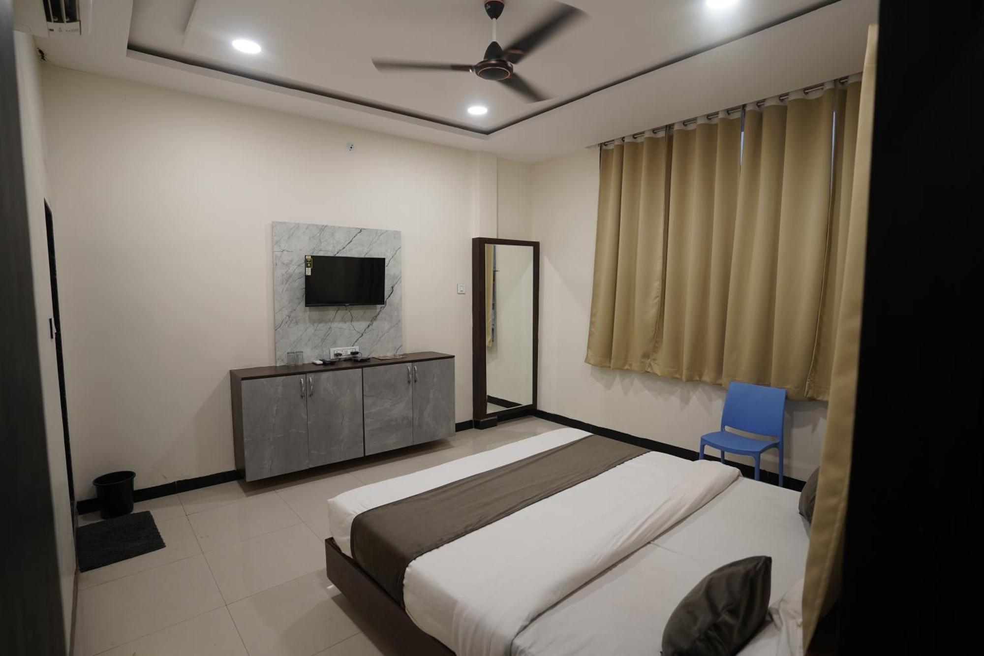 Hotel Dev Kripa Ujjain Extérieur photo