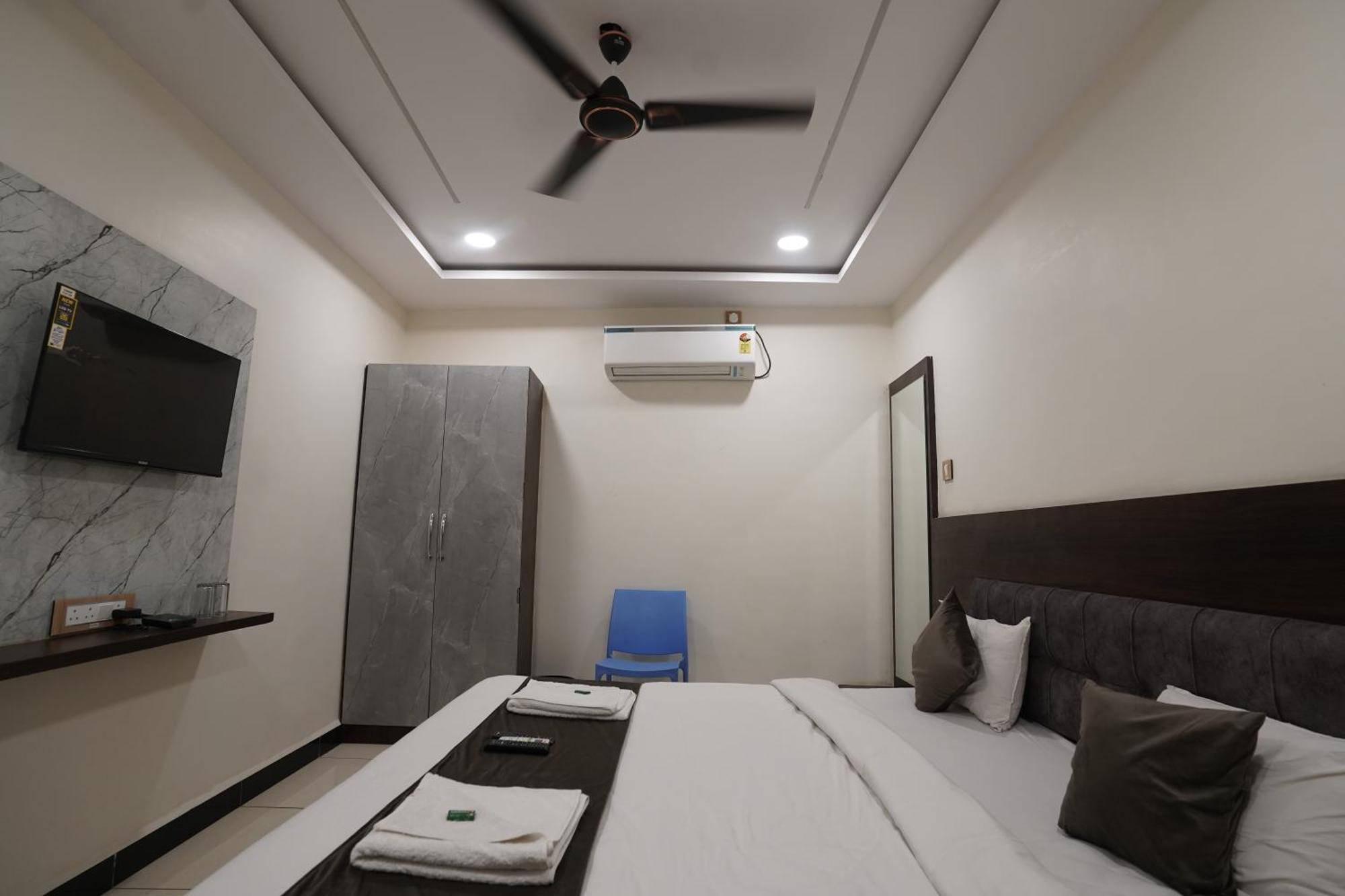 Hotel Dev Kripa Ujjain Extérieur photo